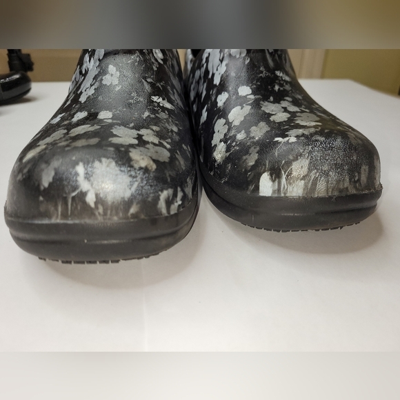 Crocs Neroa Pro II Graphic Comfort Clogs Womens 10 Black Gray Floral - Picture 3 of 10